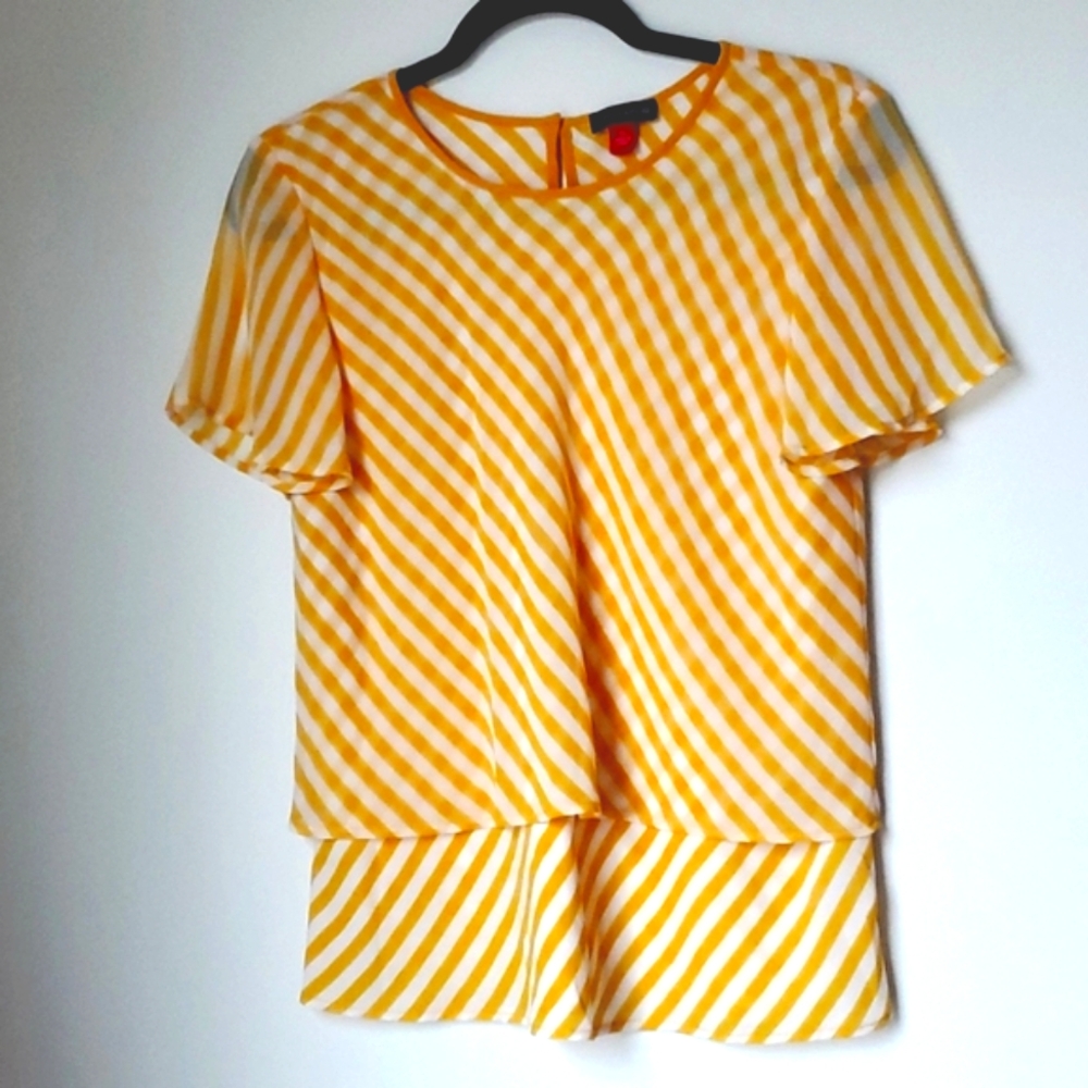 XS Vince Camuto short sleeve striped white and yellow top